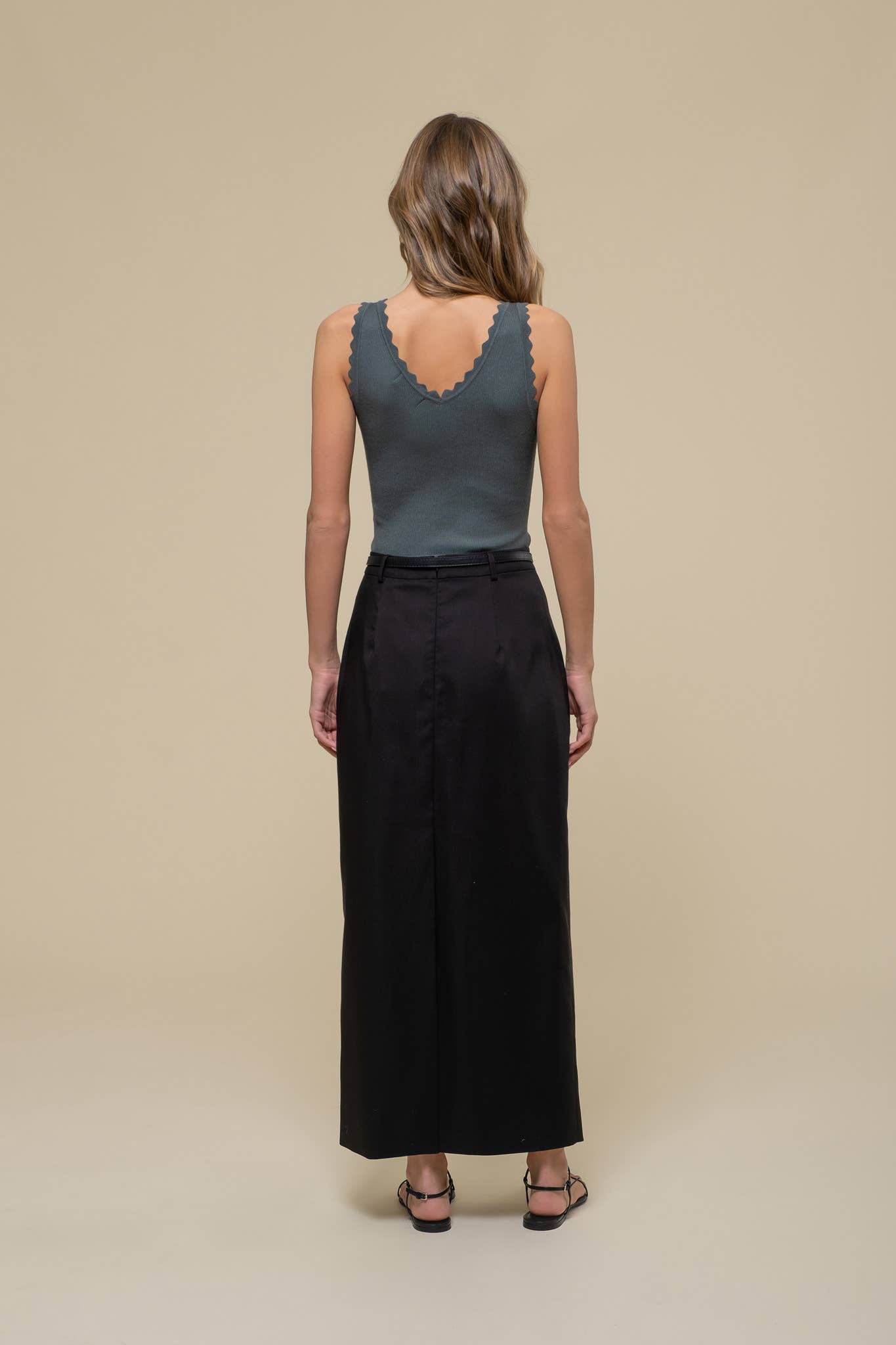 Scallop Edge Sleeveless Sweater Knit Crop Top