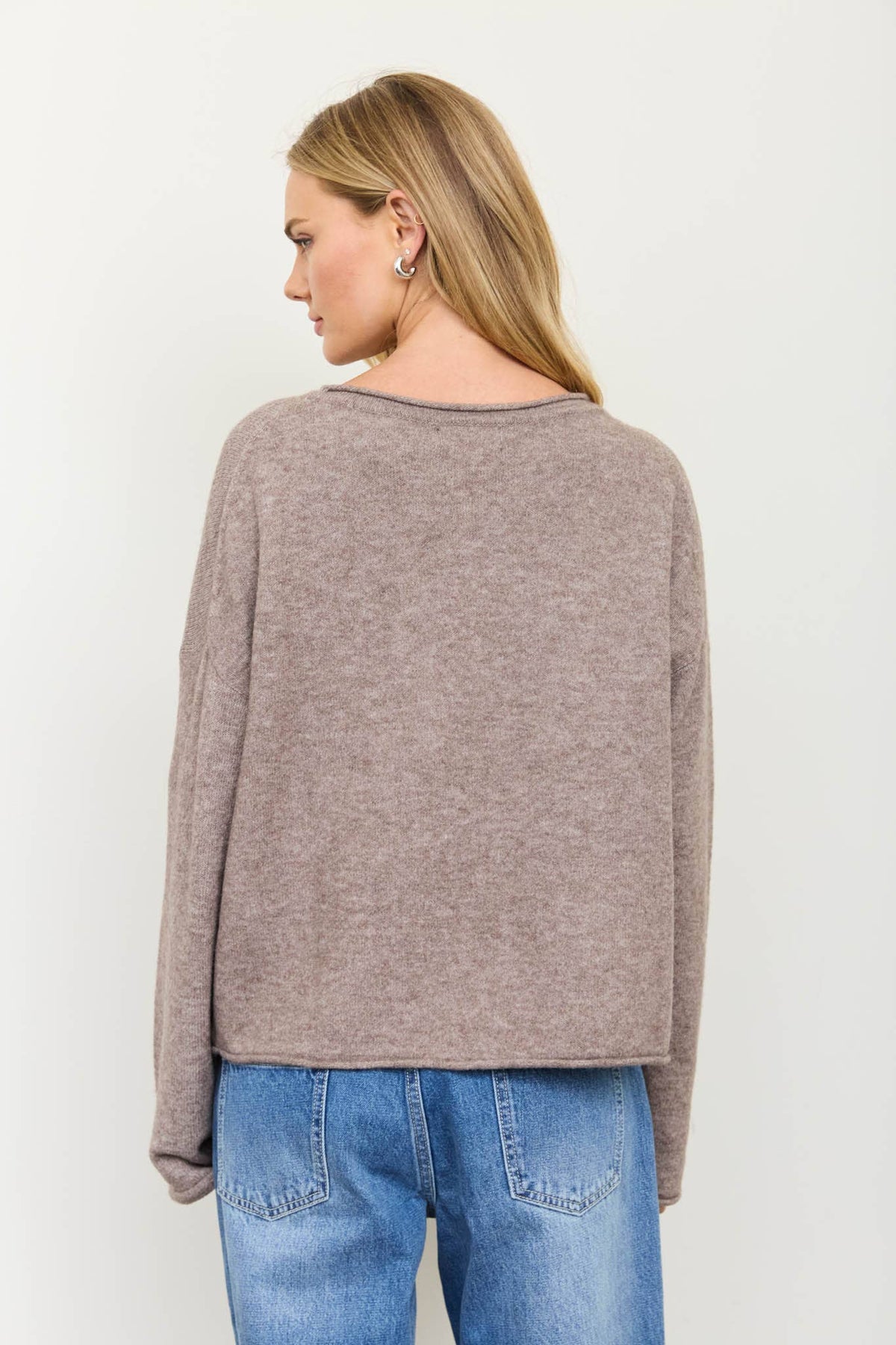 Center Seam Rolled Neck Knit Sweater
