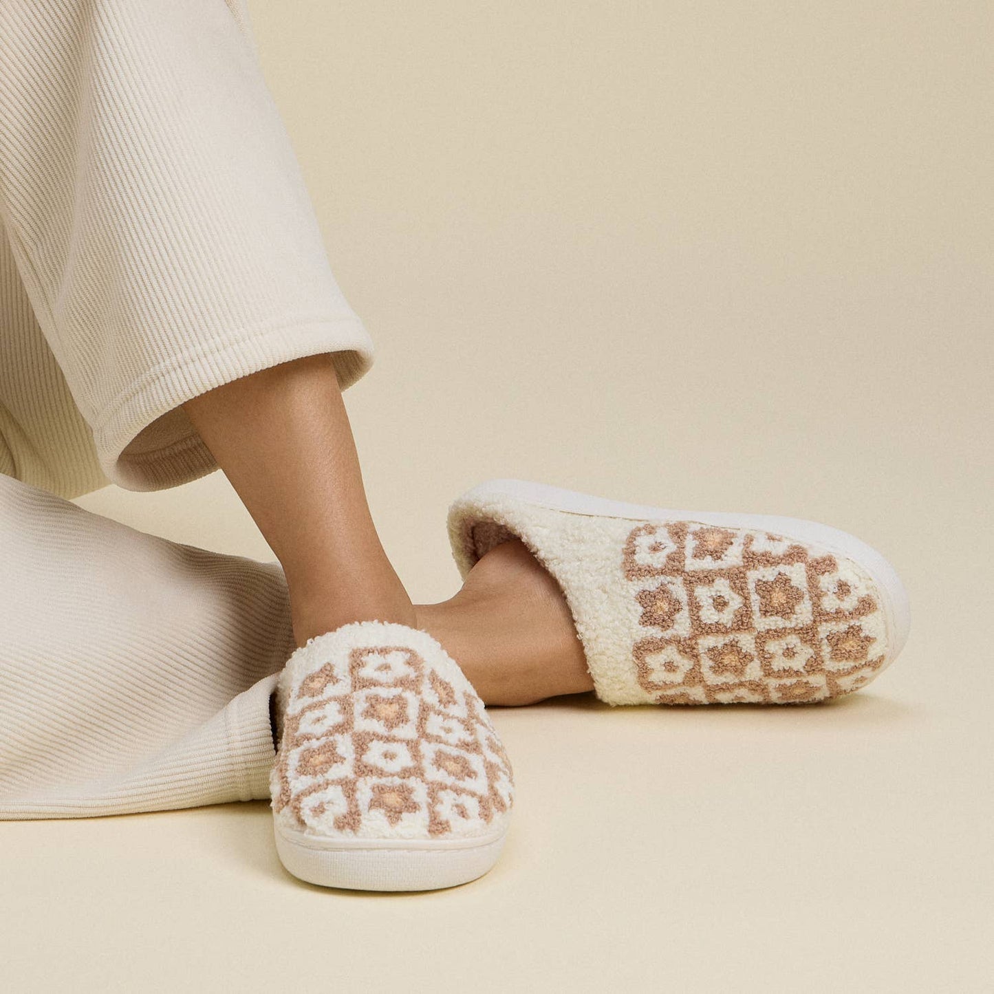 Stylish Flower Color-Block Home Slippers