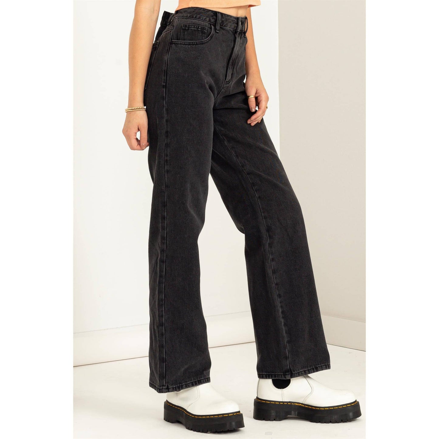 High-waisted Wide-cut Jeans