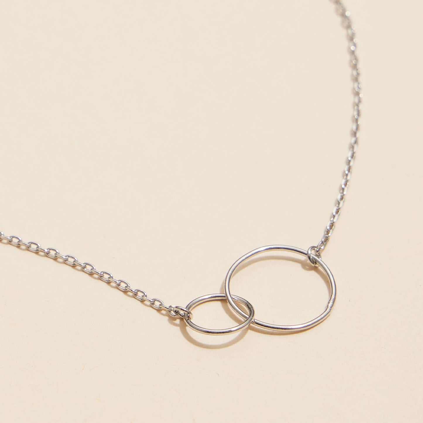 Double Large Interlocking Circle Necklace