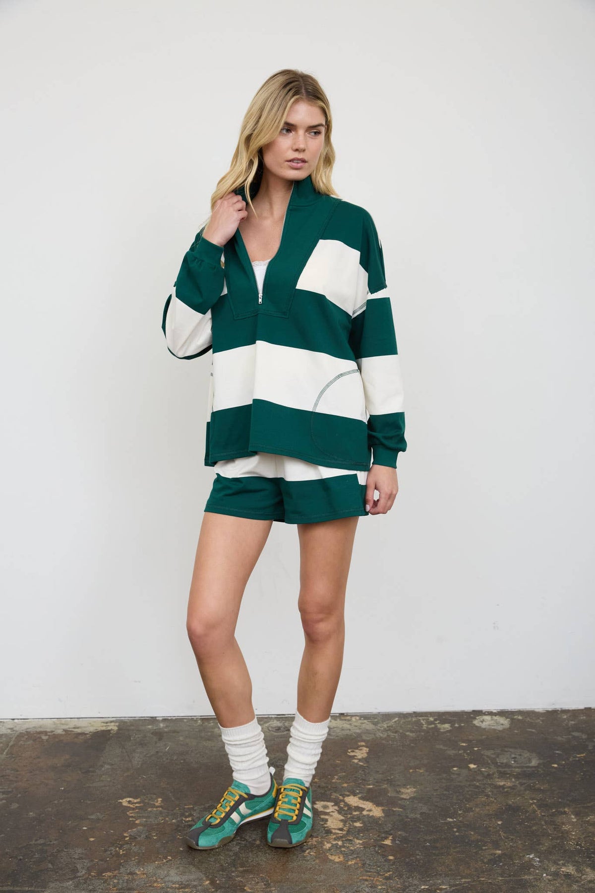 Wide Stripe Elastic Waist Knit Shorts