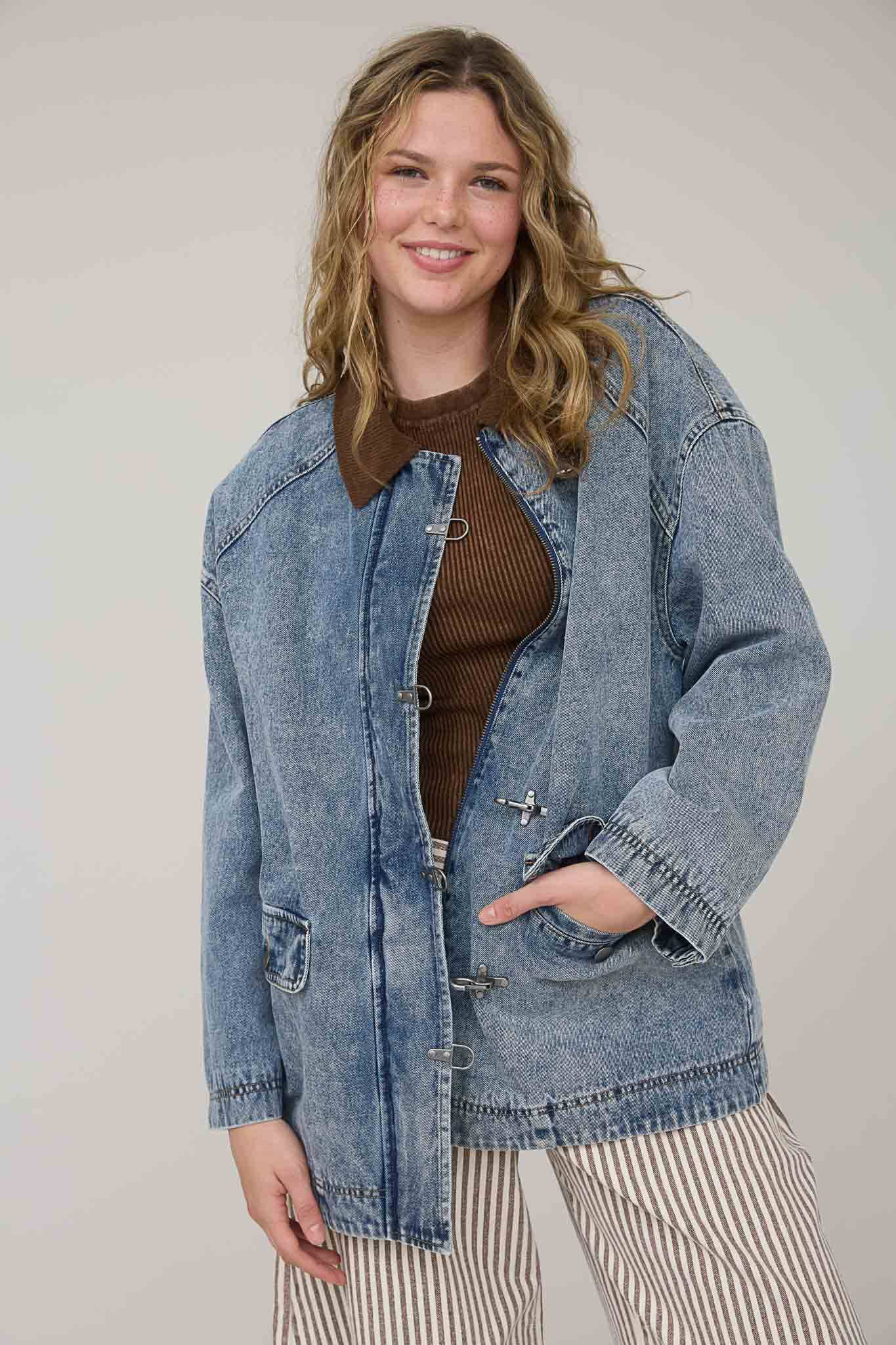 Contrast Collar Latch Hook Washed Jacket