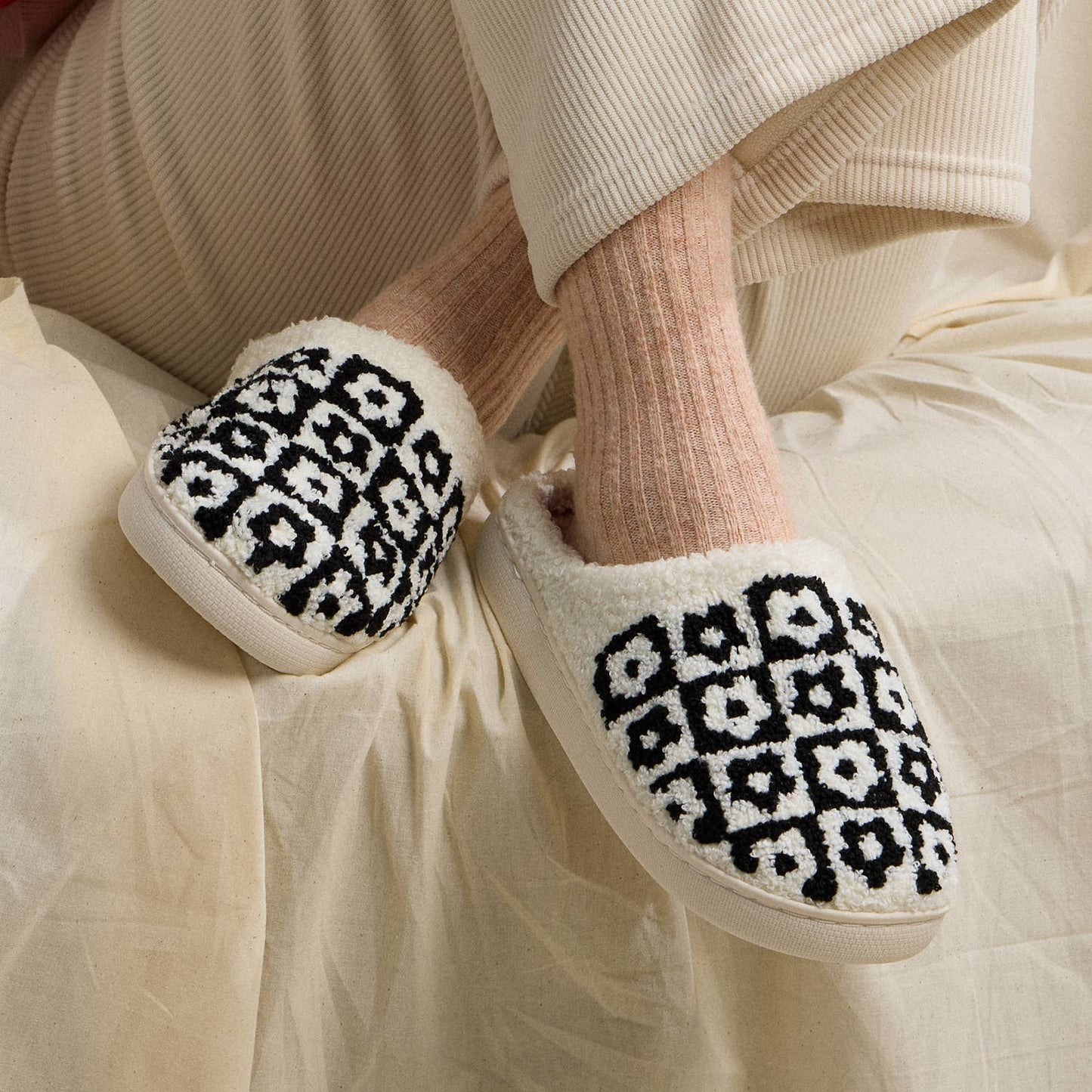 Stylish Flower Color-Block Home Slippers