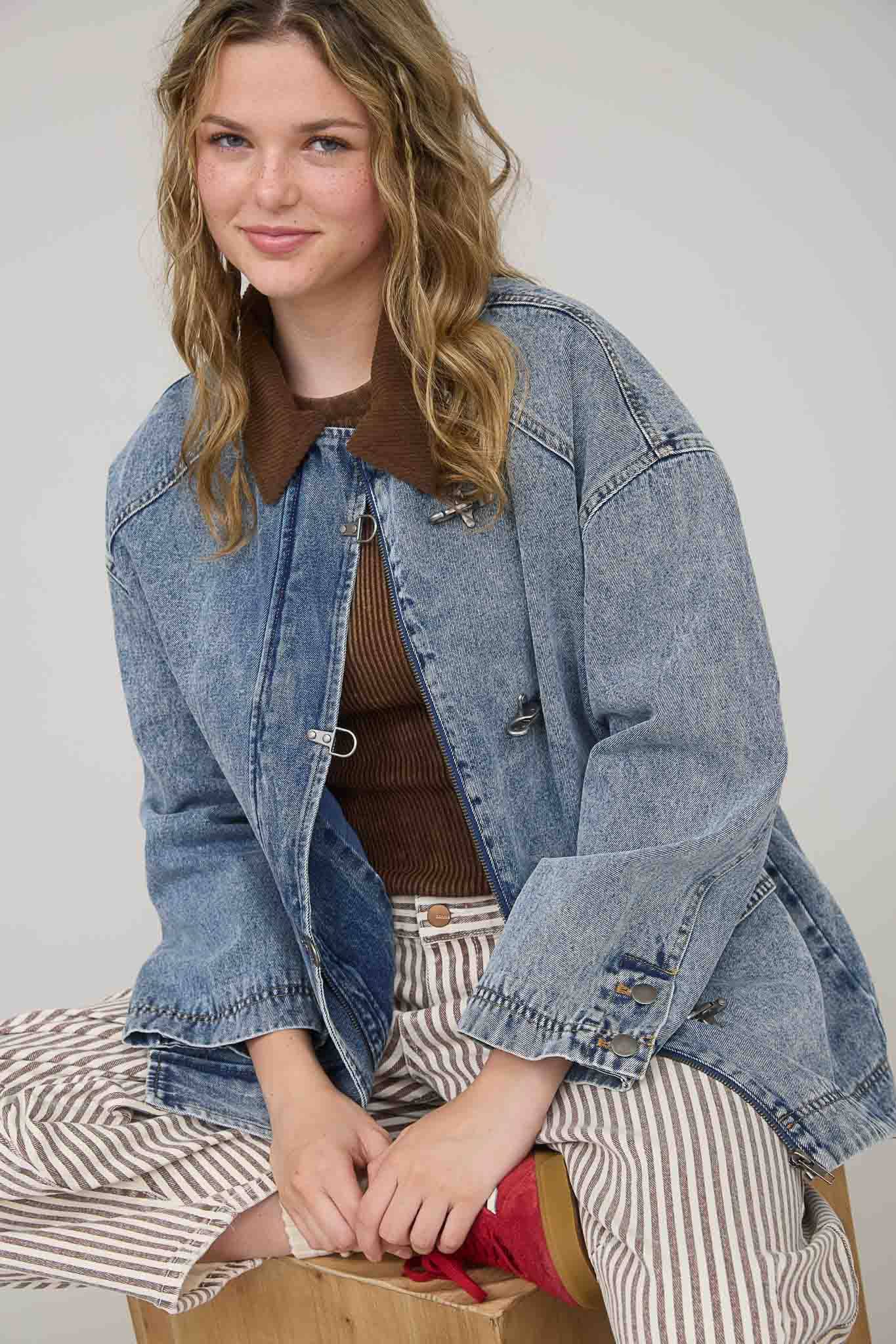 Contrast Collar Latch Hook Washed Jacket